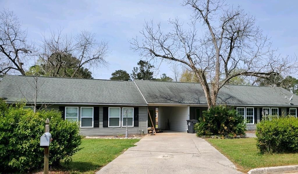 Property Photo:  208 Bullard St A + B  GA 31639 