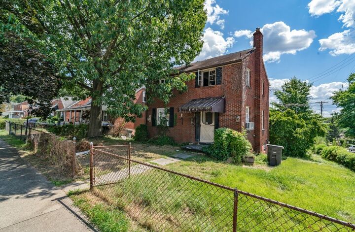 Property Photo:  606 South Avenue  PA 15147 