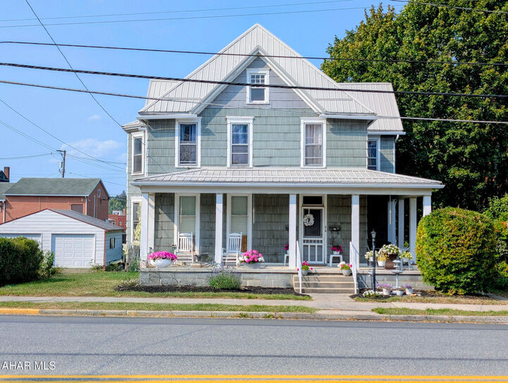 221 E Penn Street  Bedford PA 15522 photo