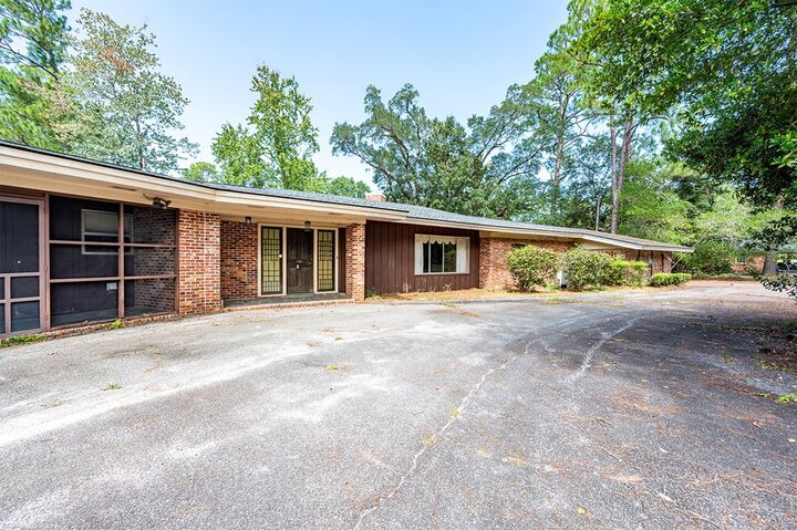 Property Photo:  410 Pinecrest Dr  GA 31707 