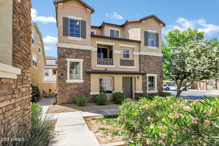 945 W Wendy Way  Gilbert AZ 85233 photo
