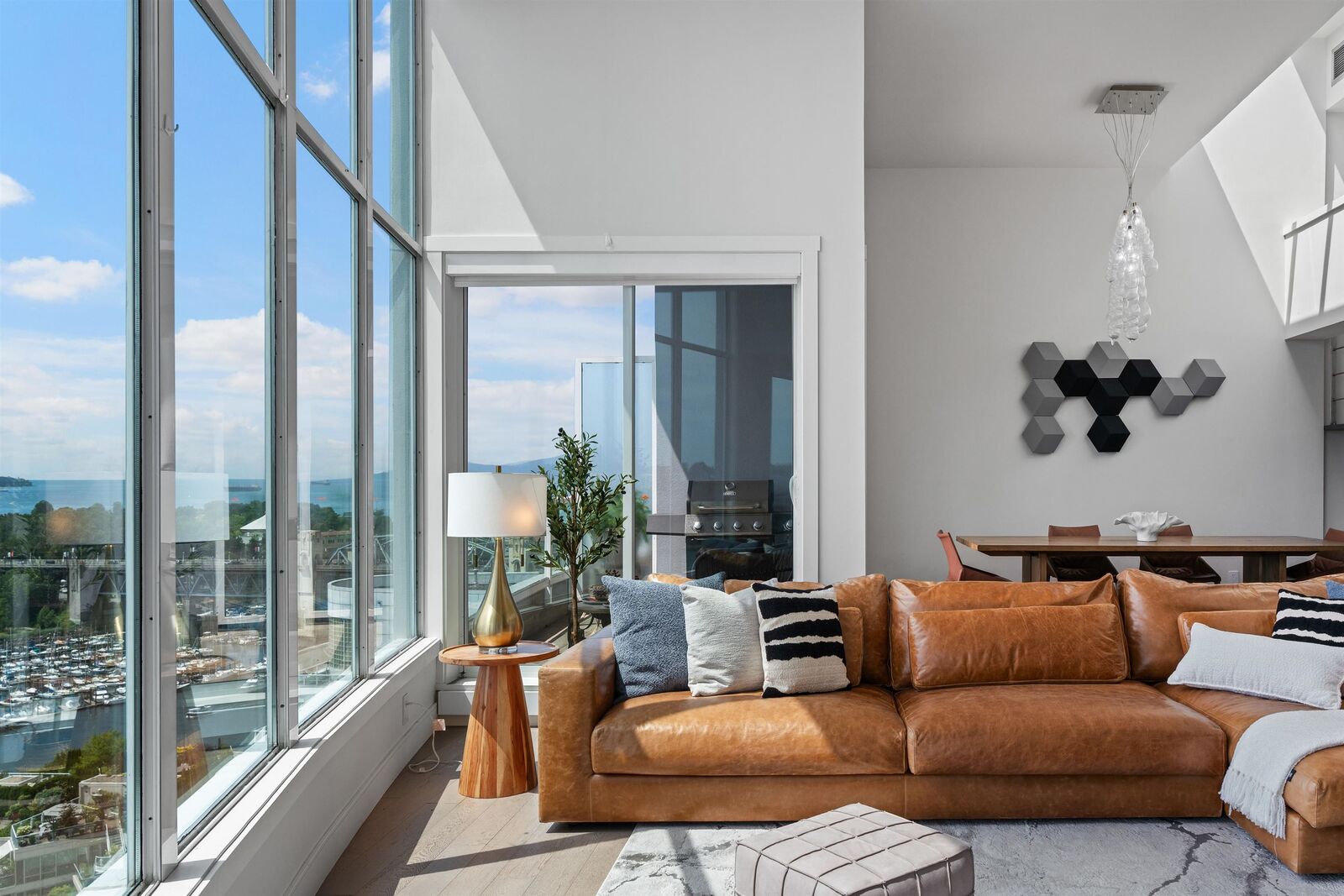 Photo de la propriété:  1500 Howe Street 2403  BC V6Z 2N1 