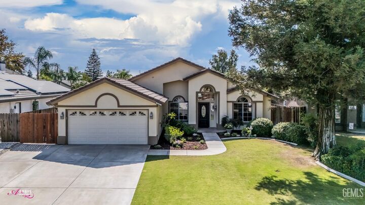 Property Photo:  8503 Sun Harbor Drive  CA 93312 