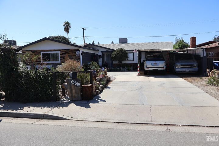 3815 Hoffman Avenue  Bakersfield CA 93309 photo