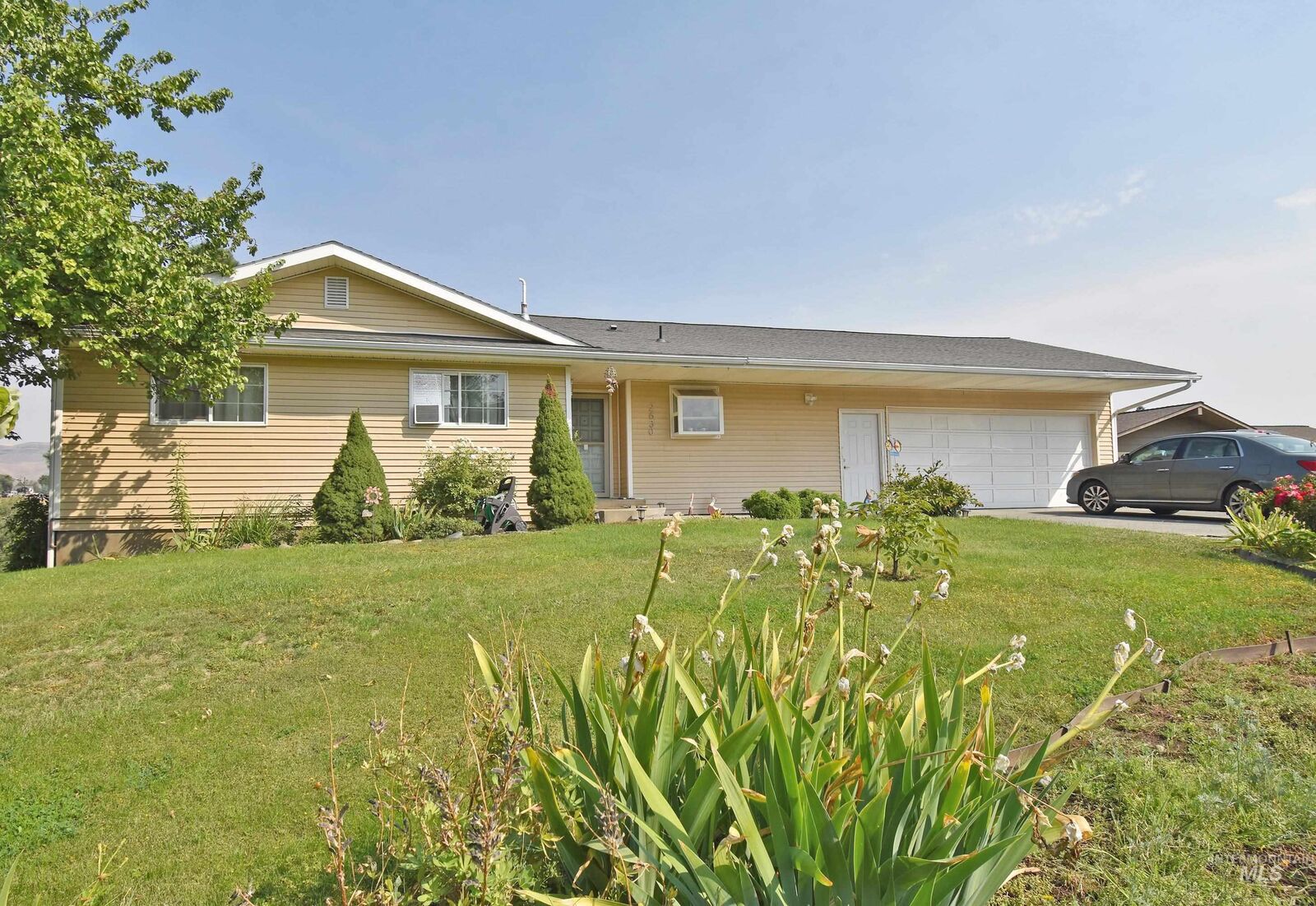 Property Photo: 2630 Laurel Court WA 99403