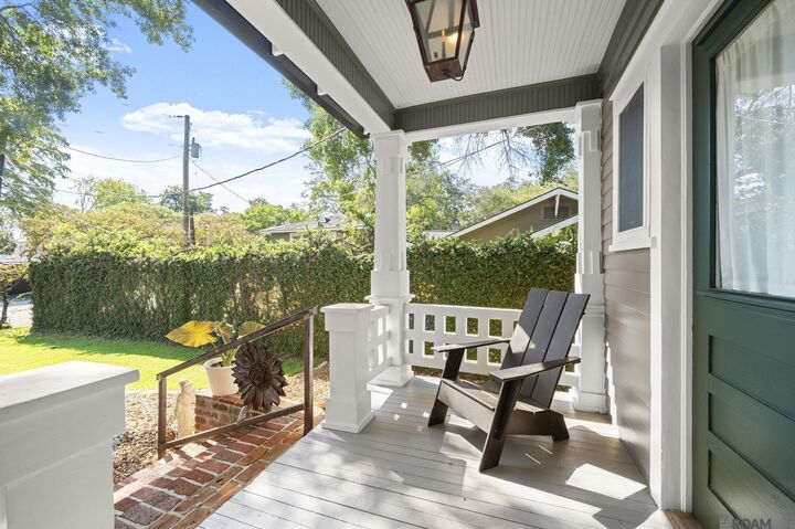 Property Photo: 562 Terry Dr LA 70806