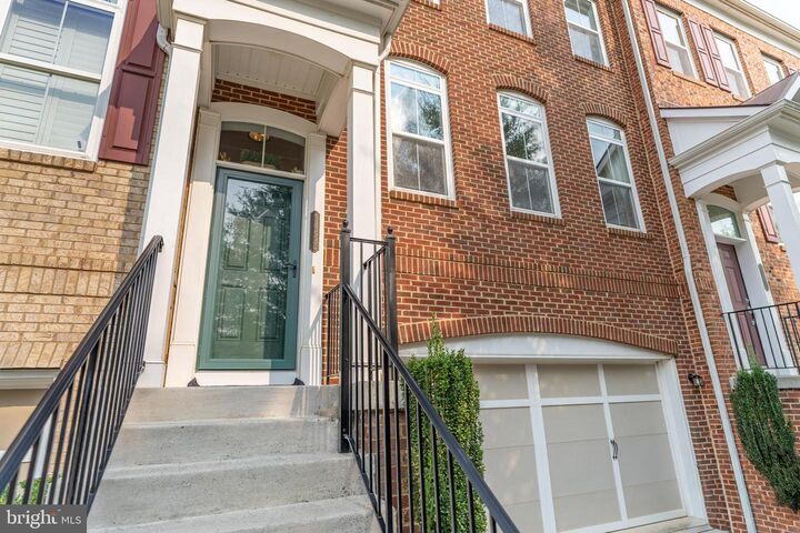 Property Photo:  2959 Chesham Street  VA 22031 