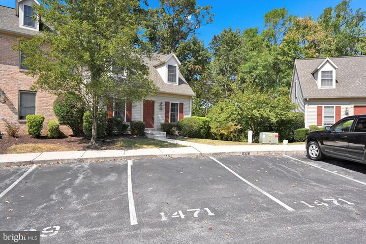 Property Photo: 1471 Olde Oak Court PA 17050
