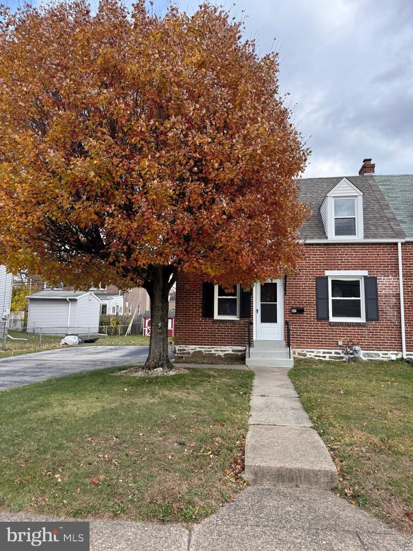 Property Photo:  802 N Fairview Road  PA 19081 