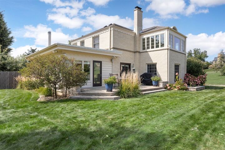 Property Photo: 2241 Linden Drive SE IA 52403