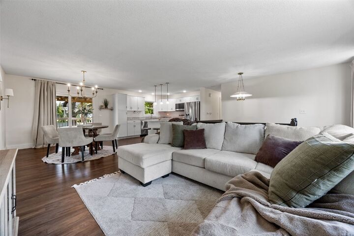 Property Photo:  390 Crandall Dr NE  IA 52402 