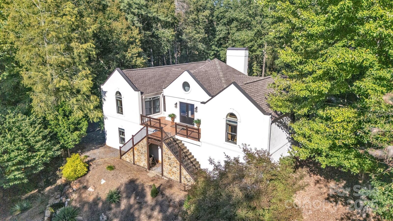 Property Photo: 214 Ridgeway Drive NC 28681