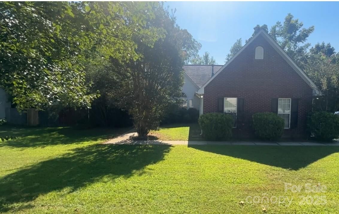 Property Photo: 1604 Winthrop Lane NC 28110