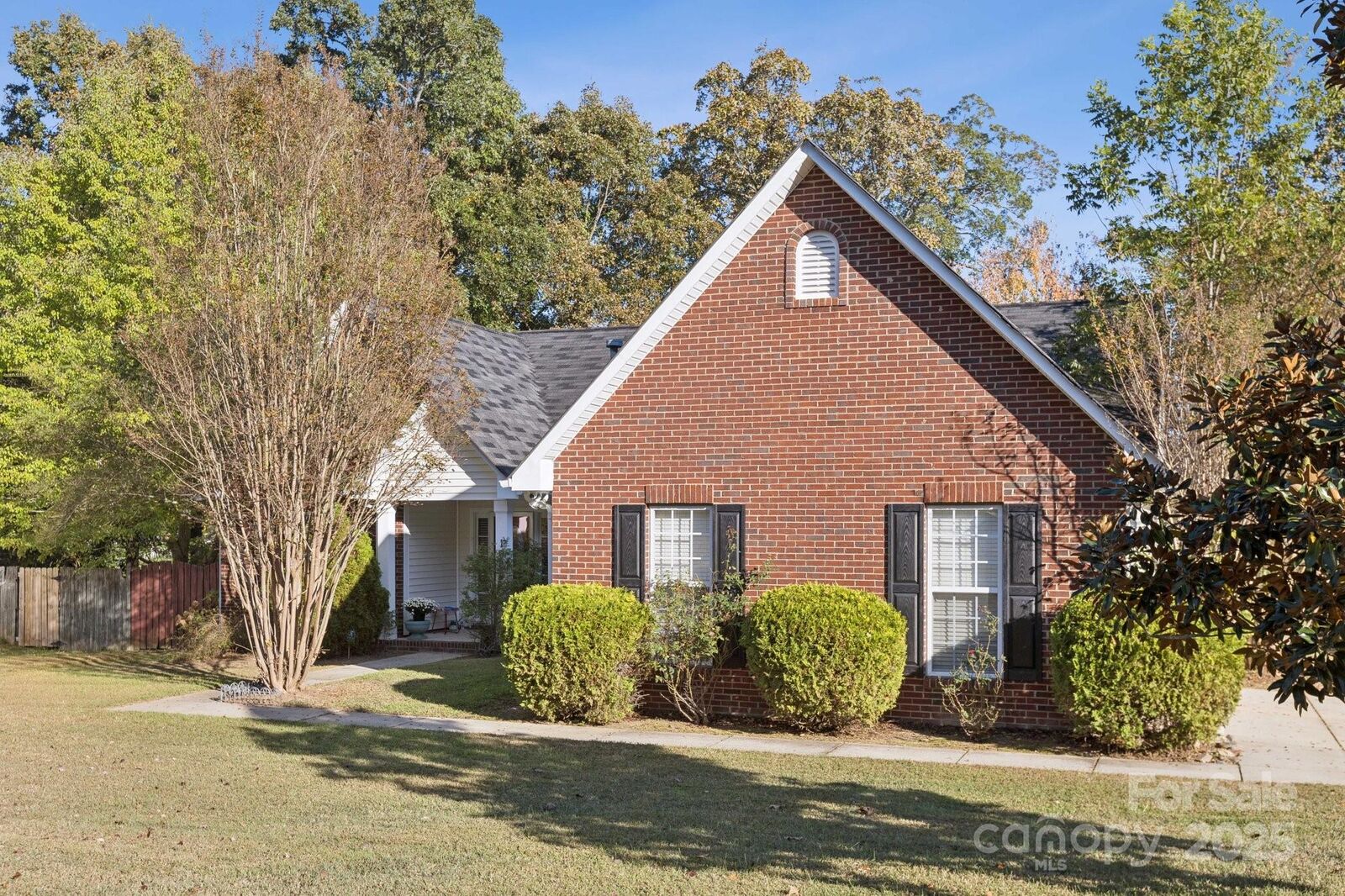 Property Photo: 1604 Winthrop Lane NC 28110