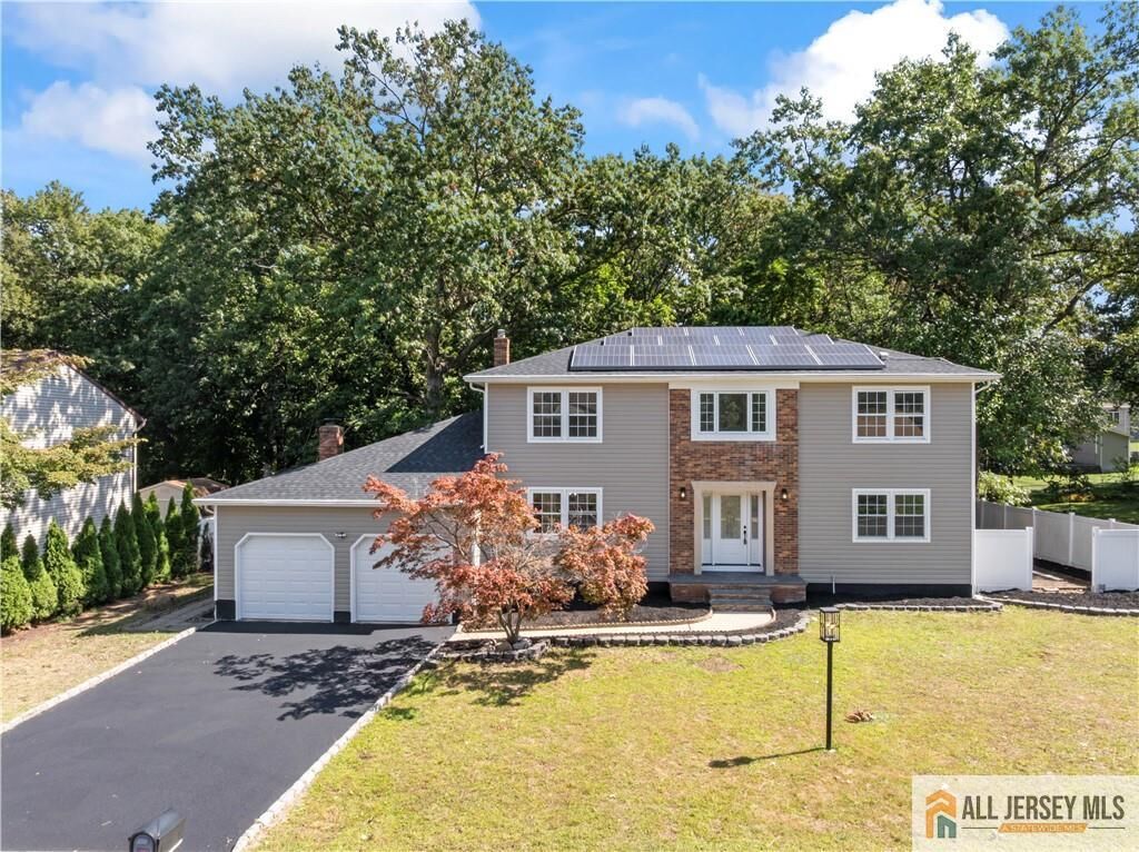 Property Photo: 13 Glynn Court NJ 08859