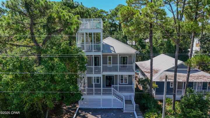 Property Photo: 137 San Juan Avenue FL 32459