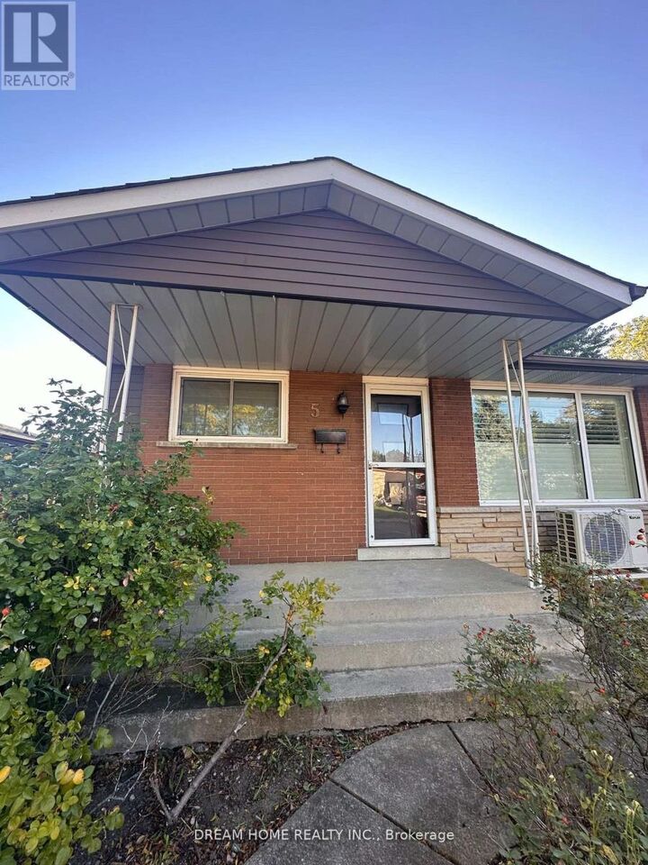 Photo de la propriété:  5 Empire Court Main  ON L8K 4H4 