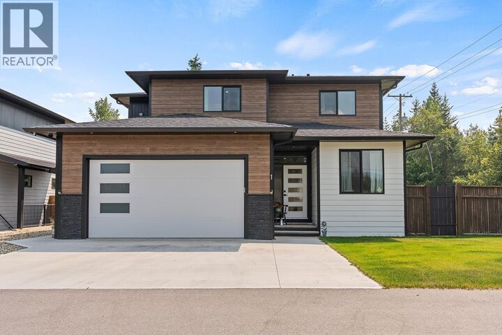 Property Photo:  1441 20 Avenue Southeast 1  BC V1E 2M9 