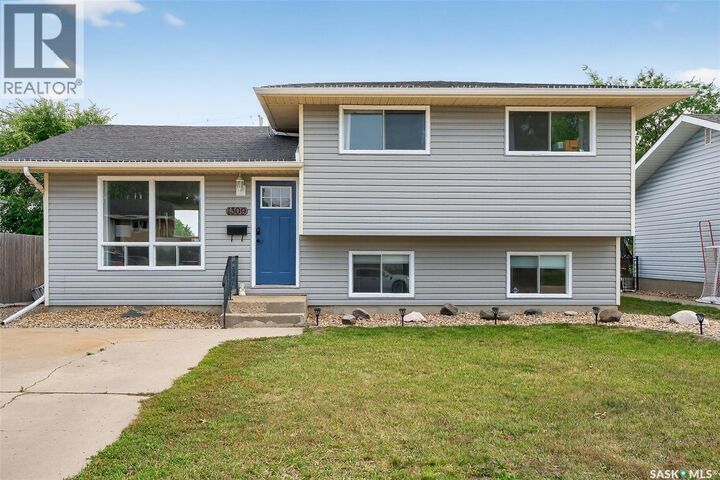 Photo de la propriété:  1309 Hochelaga Street W  SK S6H 6C3 