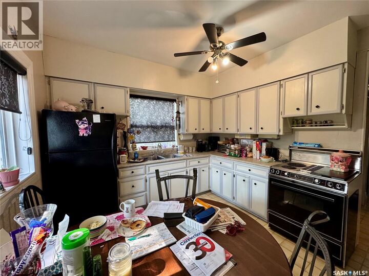 Property Photo:  119 22nd Street E  SK S6V 1N2 