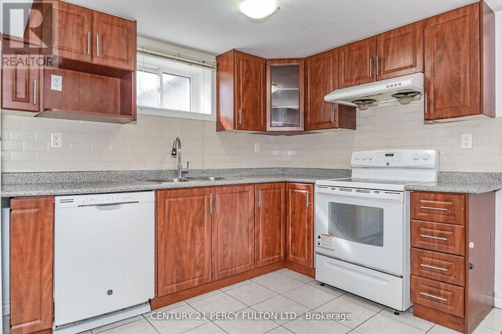 Property Photo: 72 Lynvalley Crescent Bsmt ON M1R 2V4