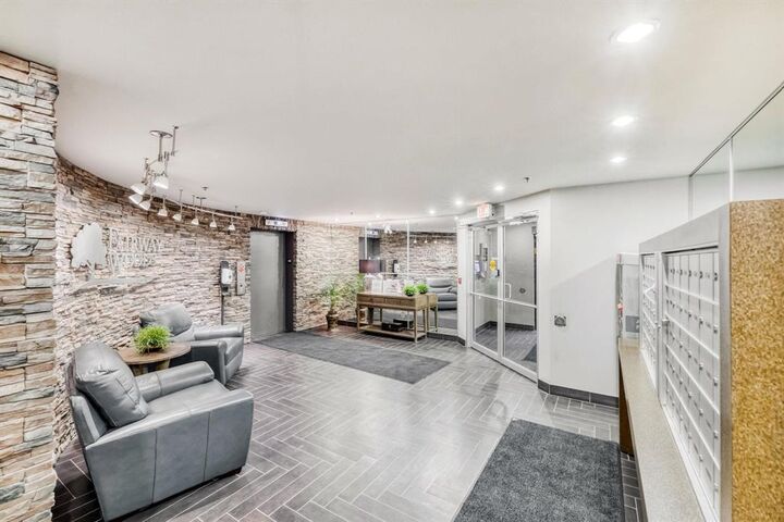 Property Photo:  80 Snow Street  MB R3T 0P8 