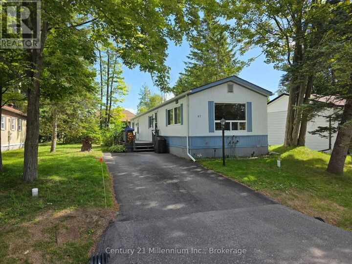 Photo de la propriété:  67 Georgian Glen Drive  ON L9Z 1K8 