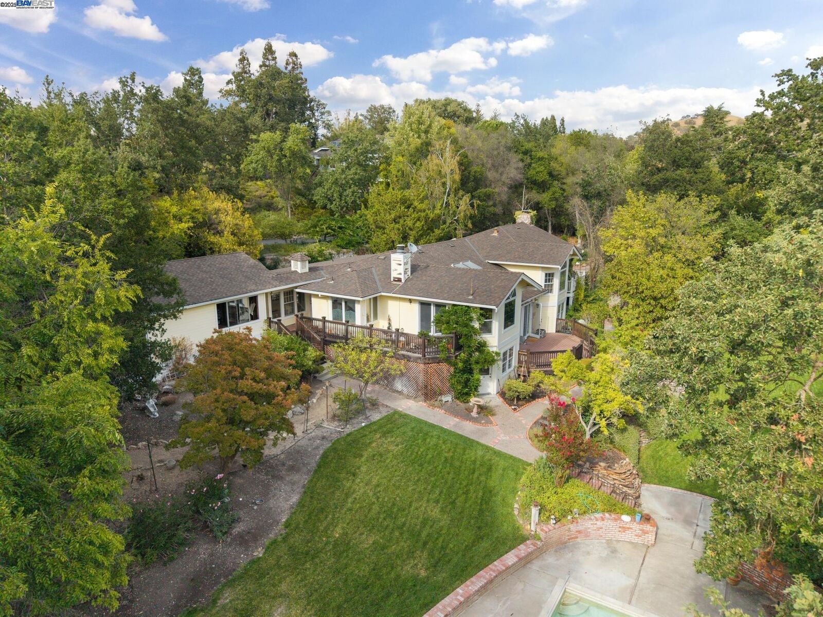 Property Photo:  721 Fair Oaks Dr  CA 94507 