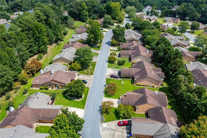 Property Photo:  7125 Woodridge Lane  GA 30291 