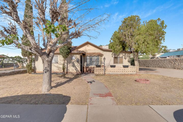 Property Photo:  1111 Radford Street  TX 79903 
