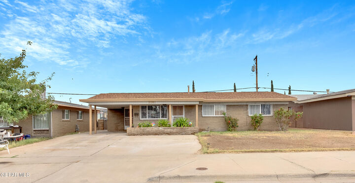 Property Photo:  5861 Macaw Avenue  TX 79924 