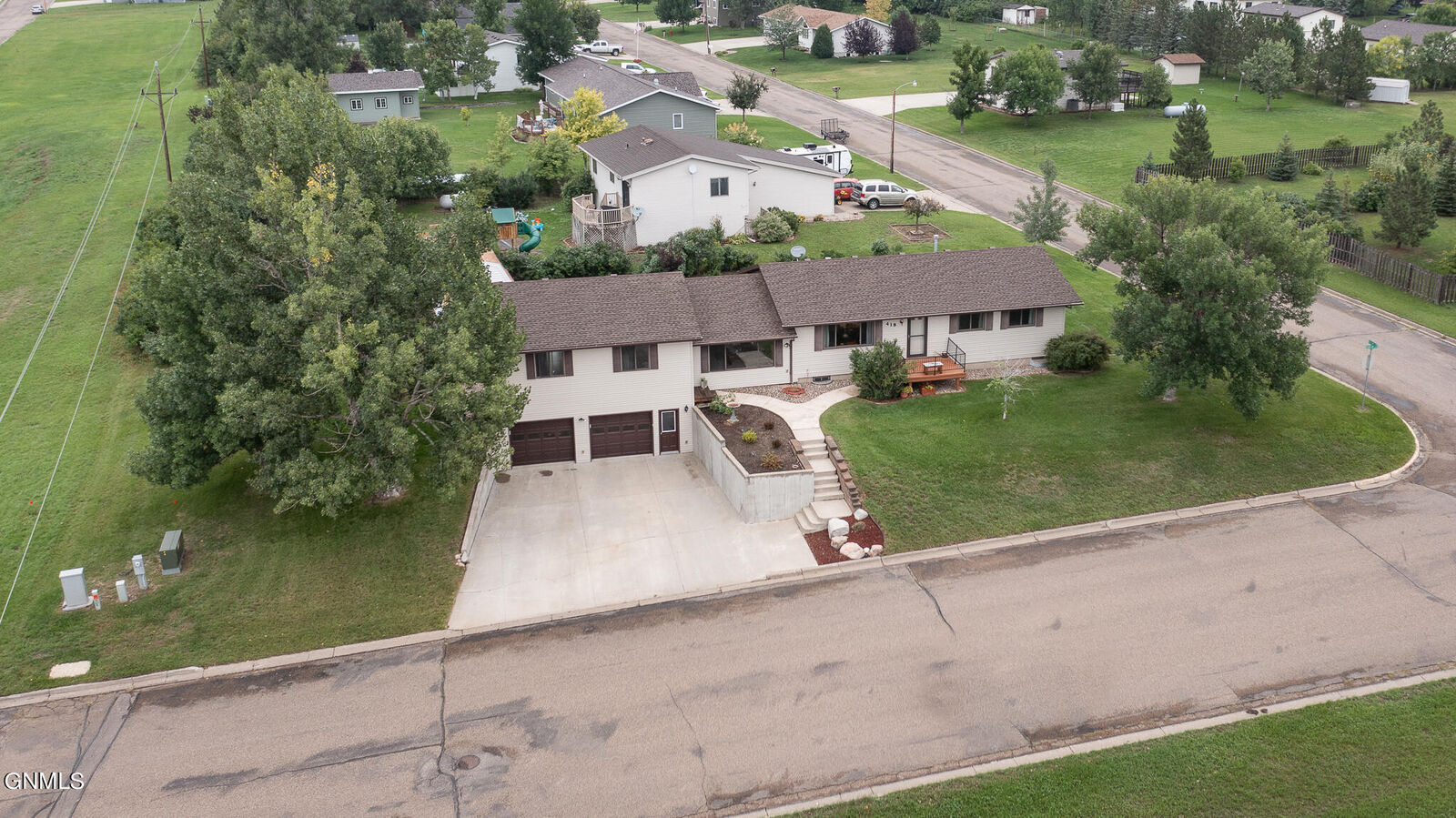 Property Photo:  418 16th Street NE  ND 58523 