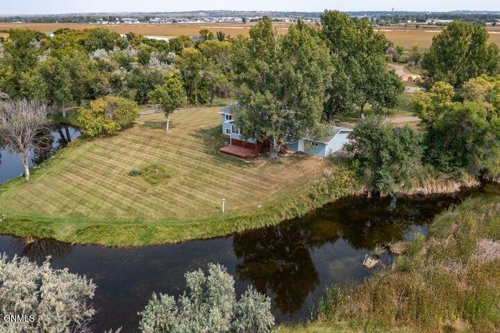 Property Photo:  4325 Fort Lincoln Road  ND 58554 