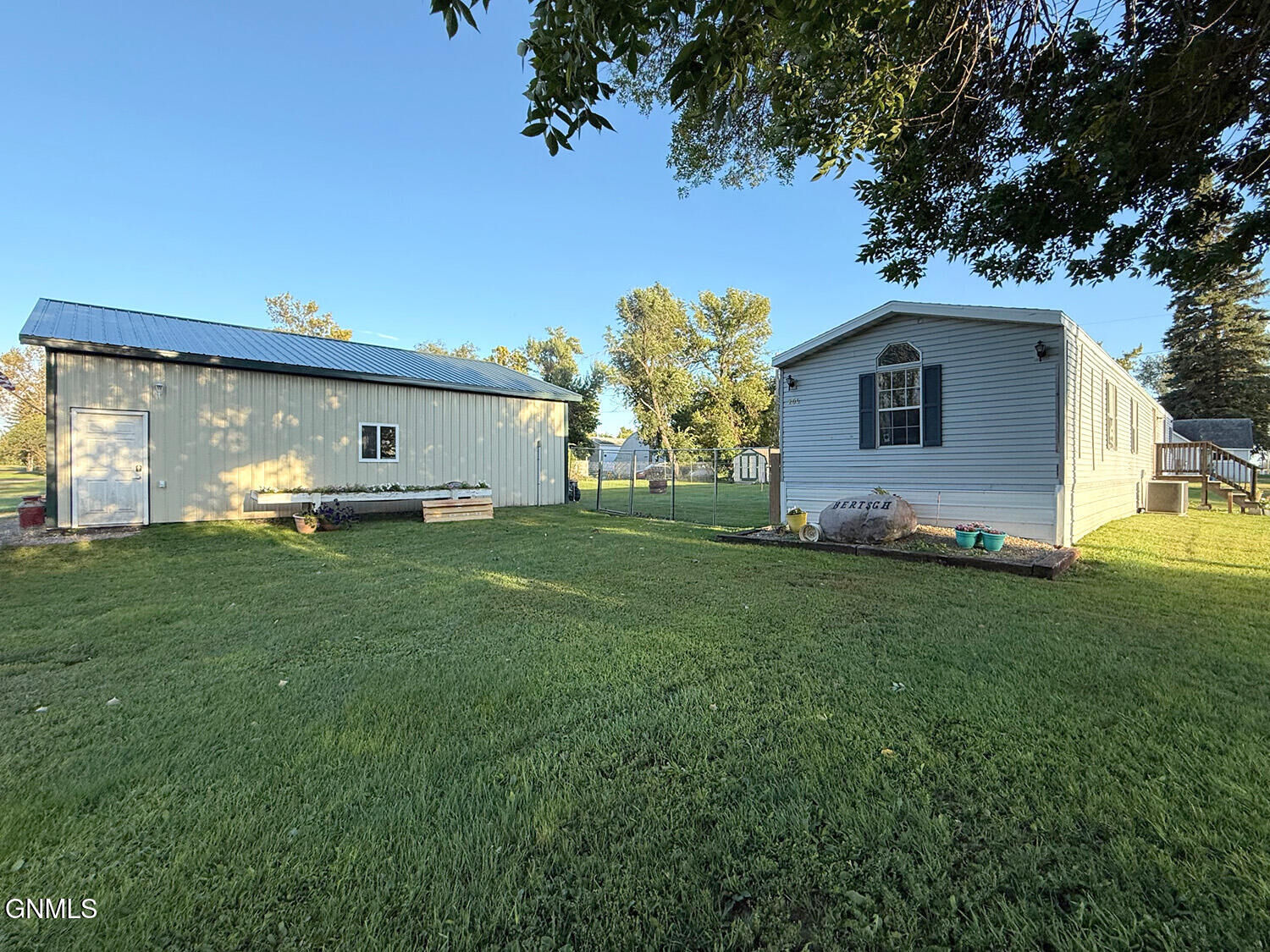 Property Photo:  204 6th Avenue  ND 58472 