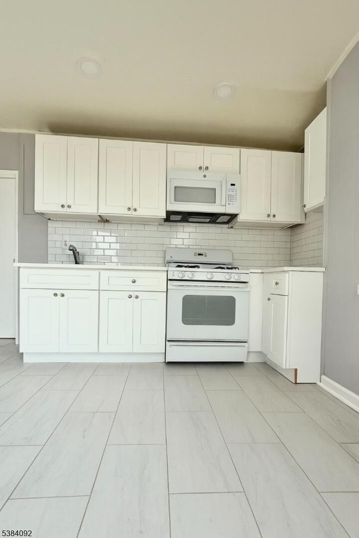 Property Photo: 500 Bond St NJ 07206
