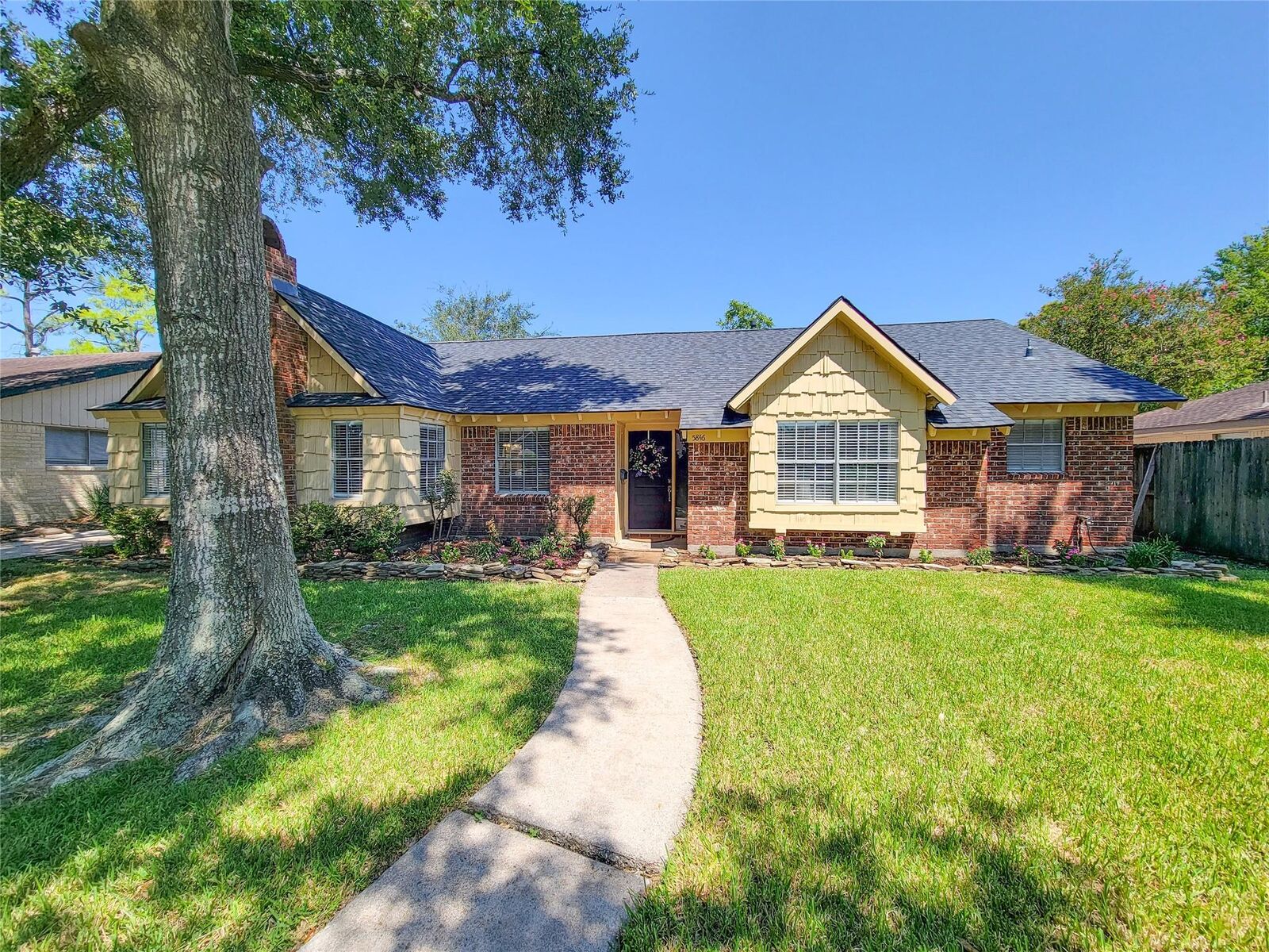 Property Photo: 5846 Paisley Street TX 77096