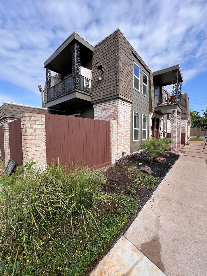 5922 Fairdale Lane  Houston TX 77057 photo