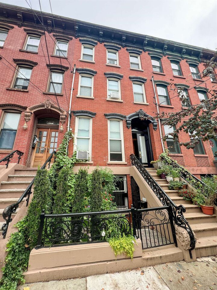 562 Jersey Ave  Jc, Downtown NJ 07302 photo