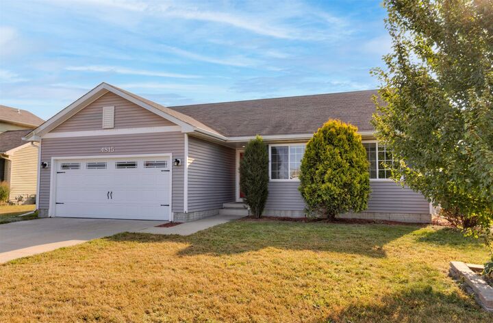 Property Photo: 4815 NE Trilein Drive IA 50021
