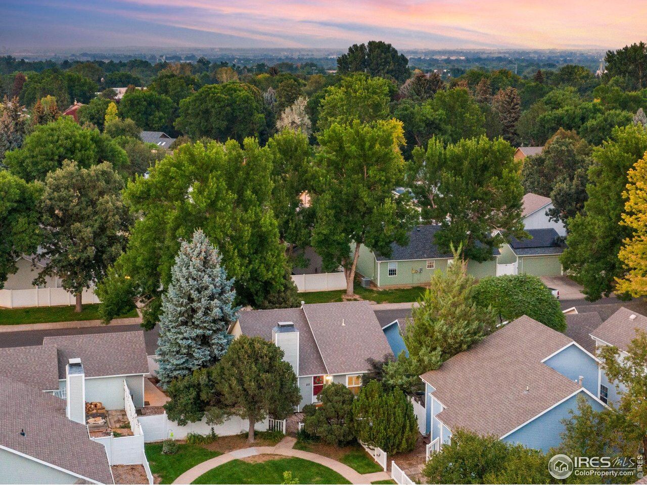 Property Photo: 1202 Niagara Dr 20 CO 80525