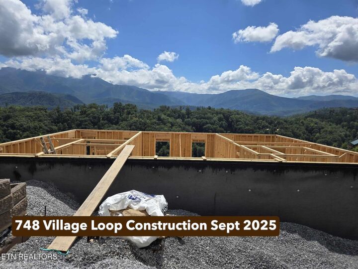 Property Photo: 748 Village Loop Rd TN 37738