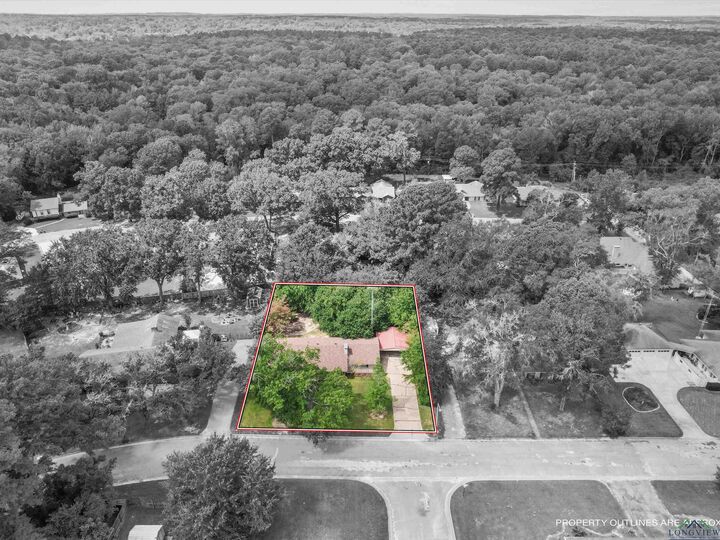 Property Photo: 1111 Dogwood TX 75644