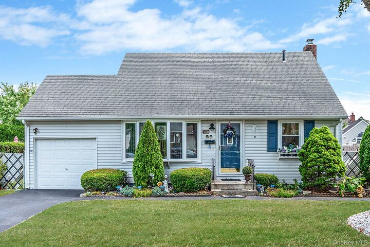 Property Photo: 436 N Ontario Avenue NY 11757