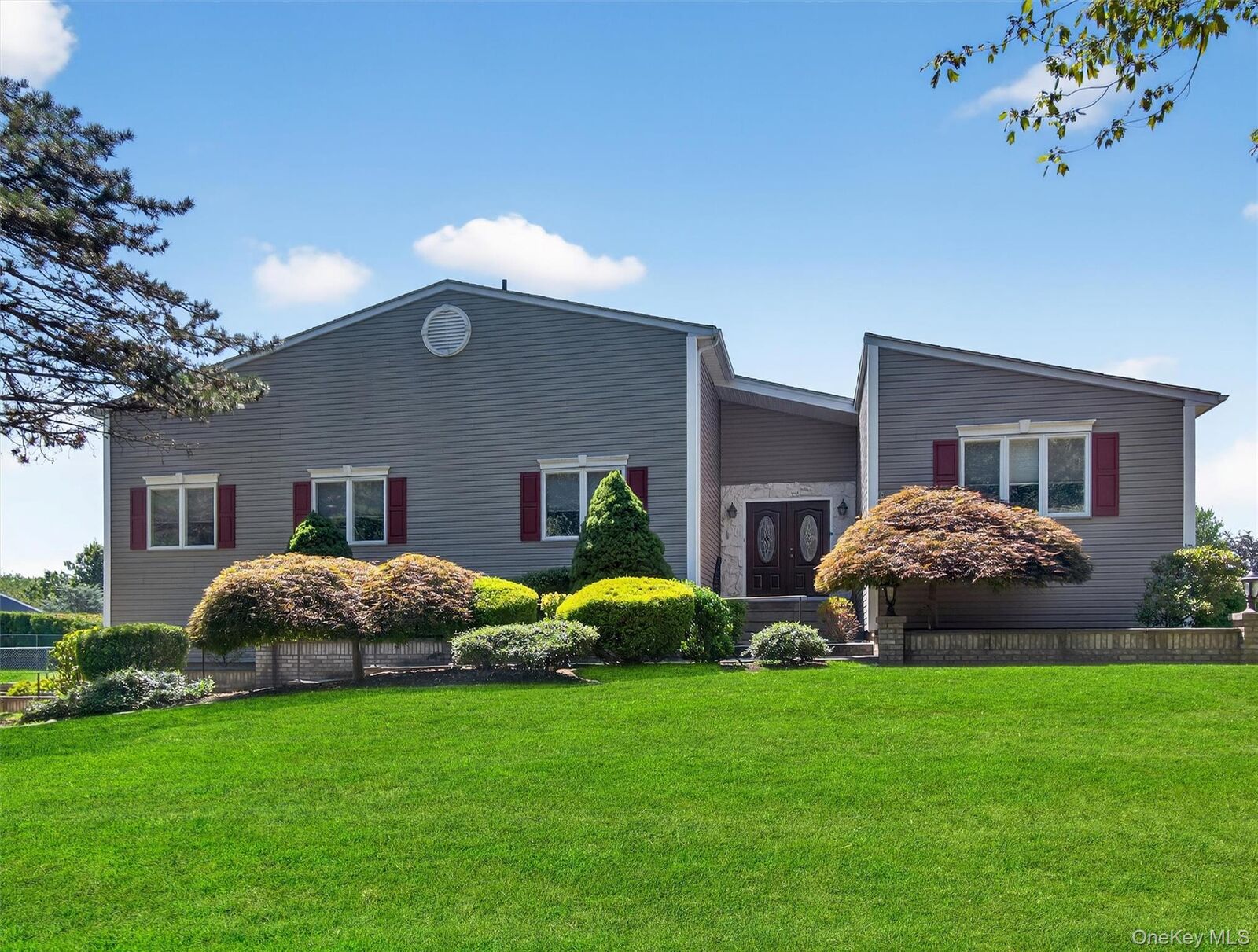 Property Photo:  147 Schweizer Lane  NY 10954 