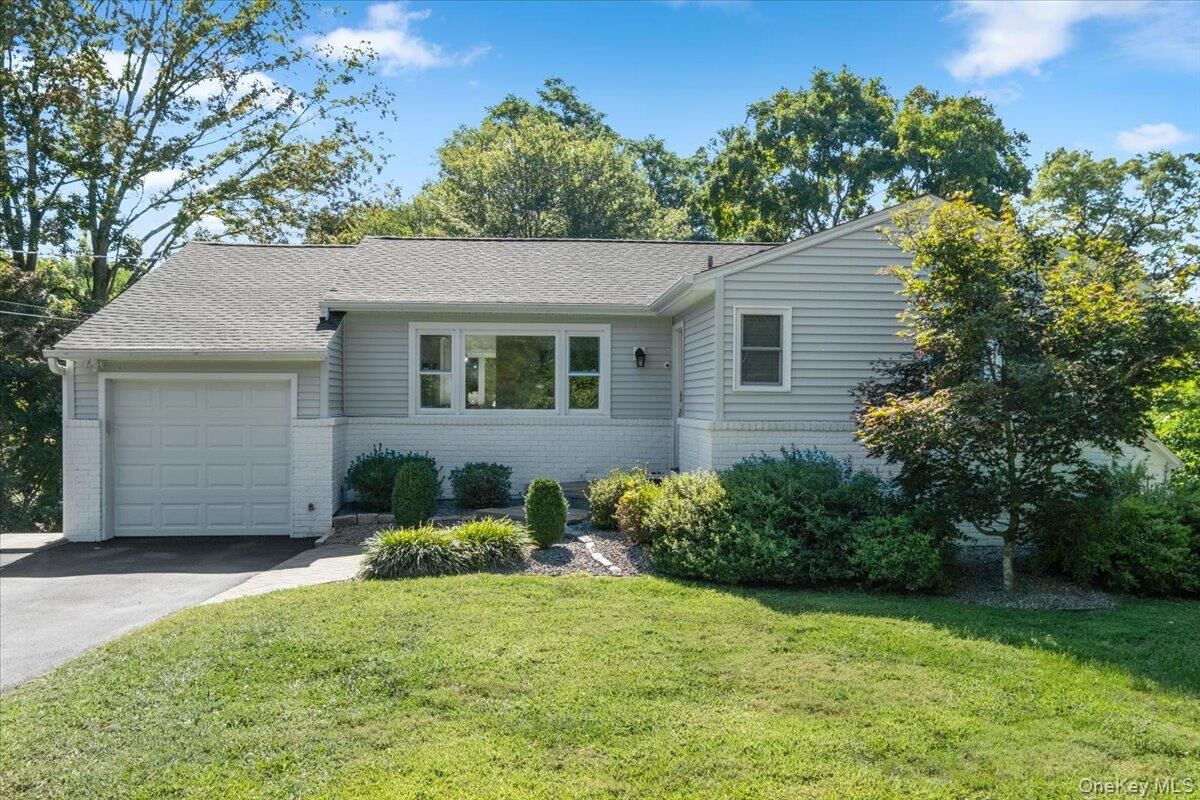 Property Photo:  8 Pine Hill Road  NY 10520 