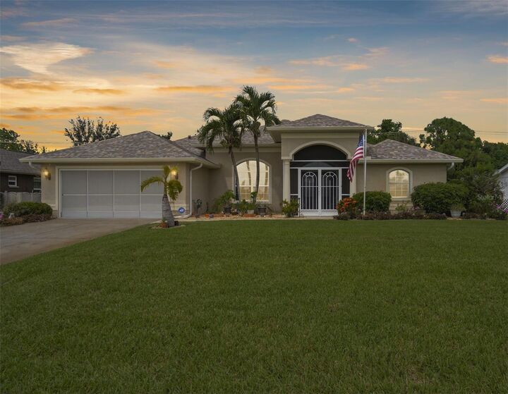 Property Photo:  1438 Roosevelt Drive  FL 34293 