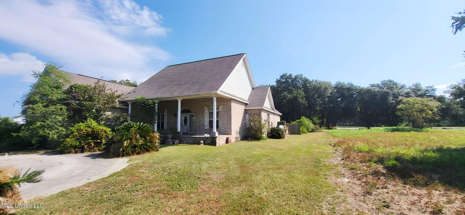 Property Photo:  224 Clarence Avenue  MS 39571 
