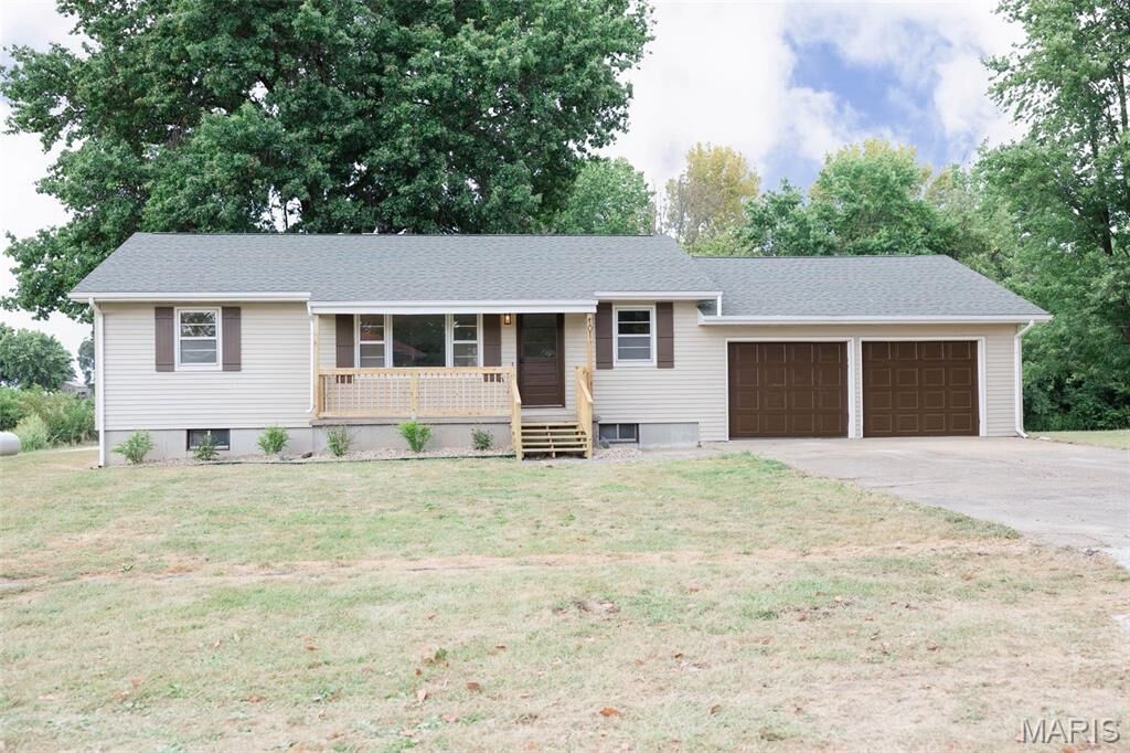 Property Photo:  101 E Beech Street  MO 63443 