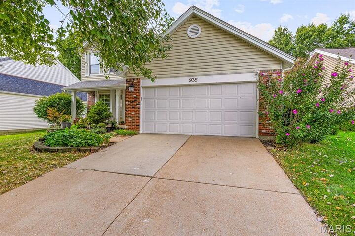 Property Photo:  935 Cleta Drive  MO 63021 