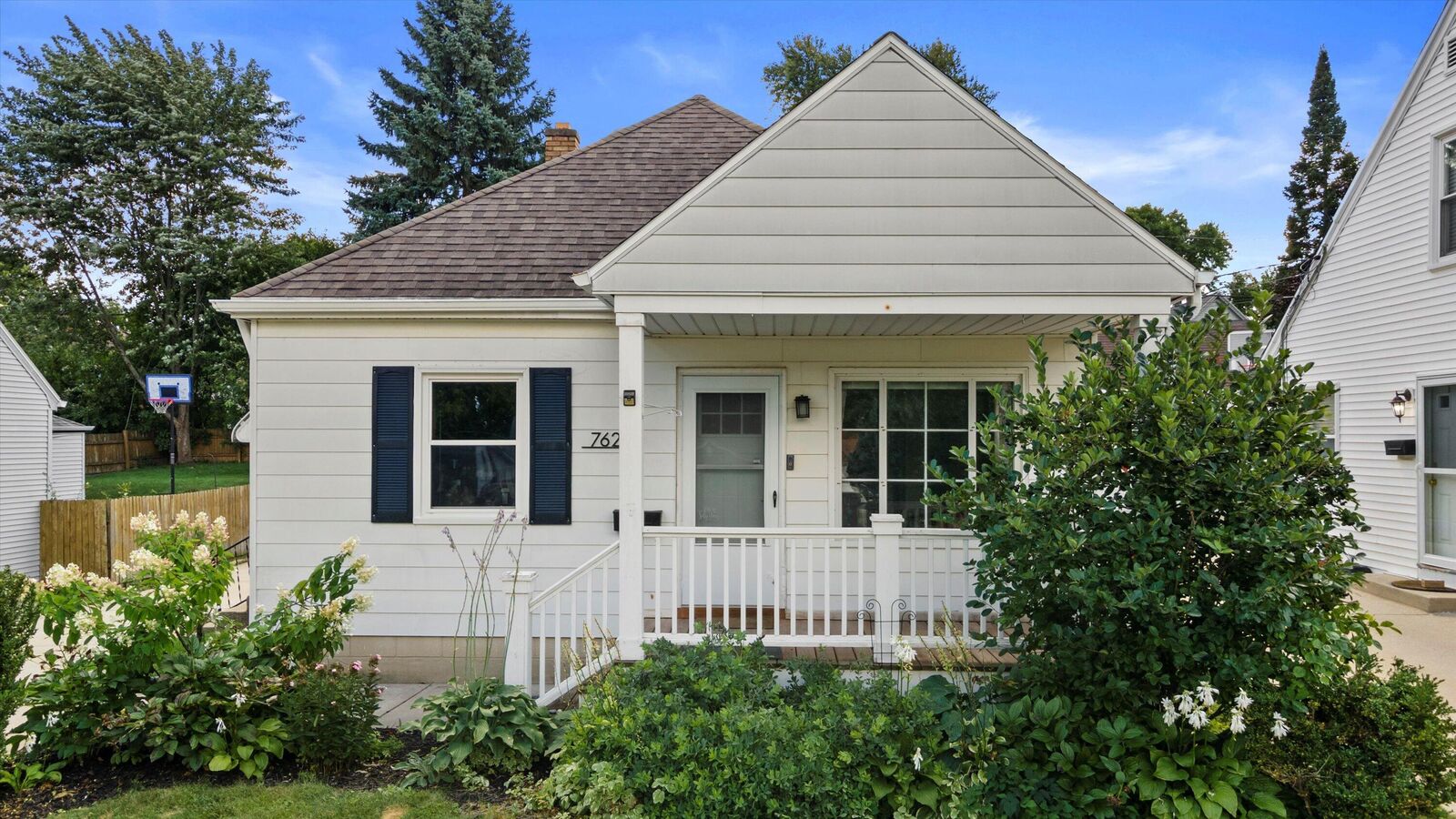 Property Photo:  7629 Eagle St  WI 53213 